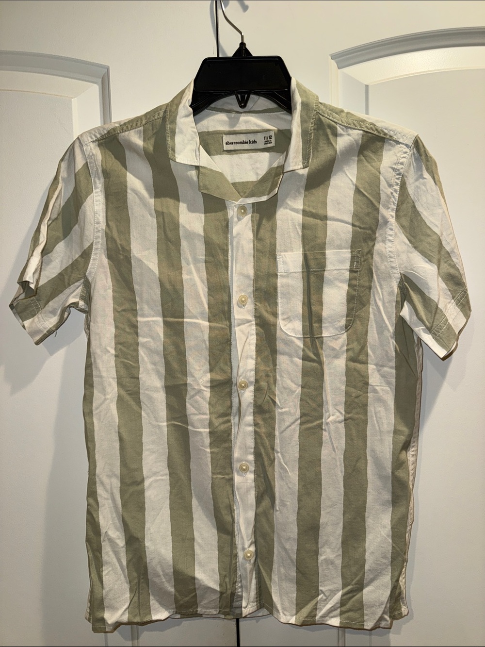Abercrombie kids boys short sleeve shirt size 11/12